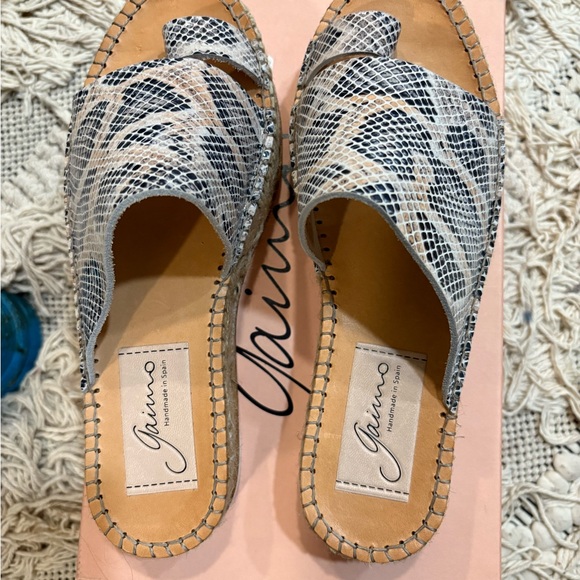 Gaimo Shoes - Anthropologie Gaimo snake print Sandal 7.5